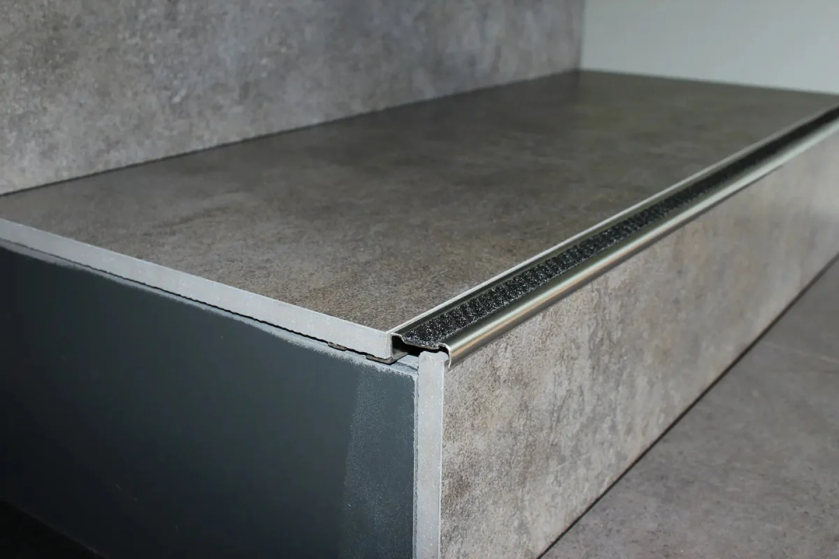 DISTAE 250 CM Aluminium Anodized Silver Insert - Poukt