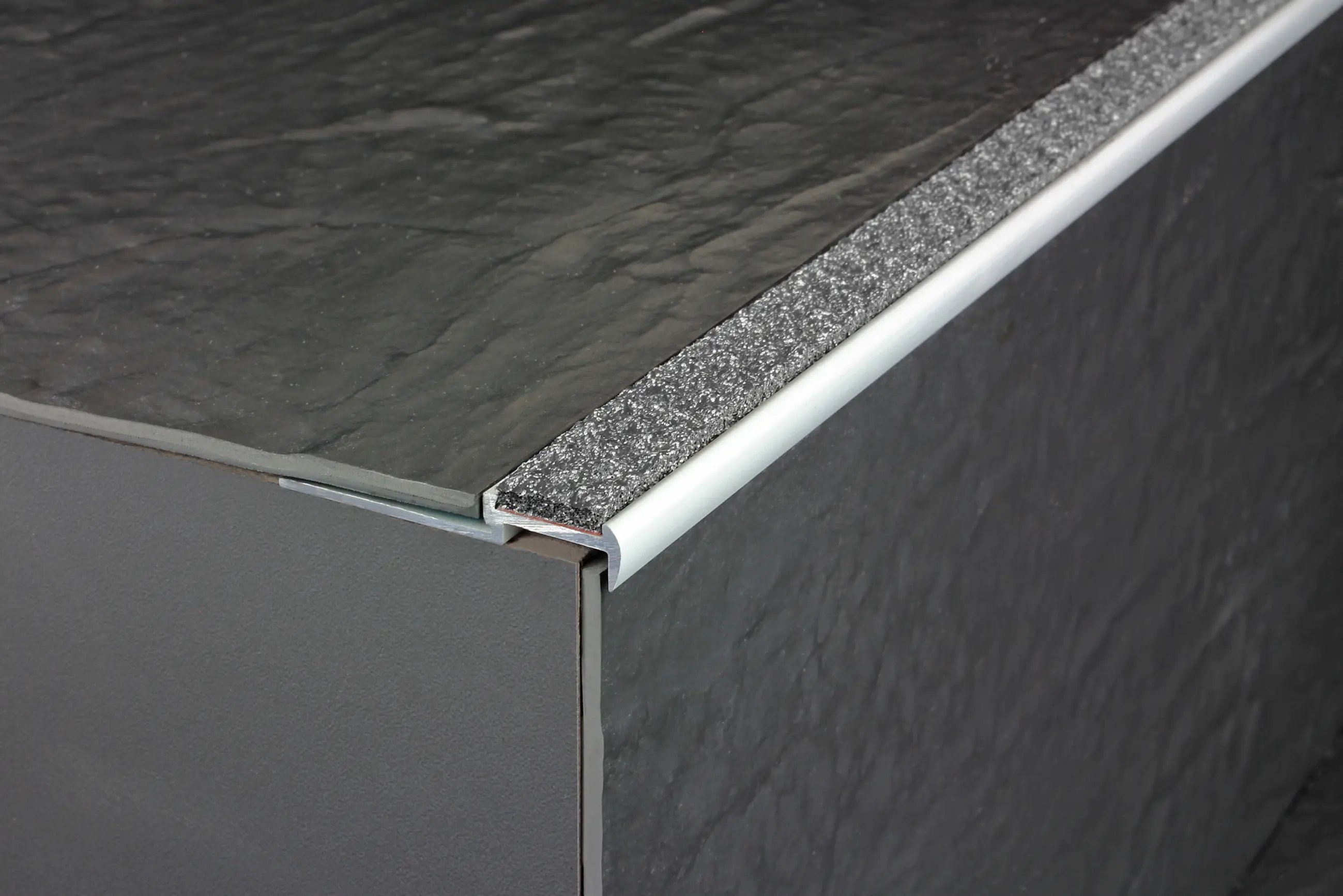 DISTAE 250 CM Aluminium Anodized Silver Insert - Poukt