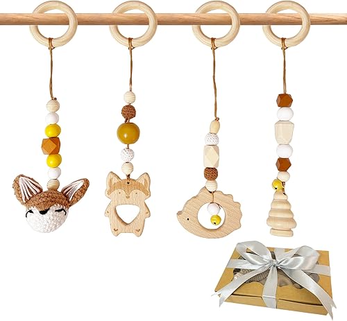 GYHWOFUL – Lot de 4 Suspensions en Bois pour Arche bébé – Jouets sensoriels avec clochettes et Renard crocheté – Bois Naturel sans BPA – Dès la Naissance - Poukt